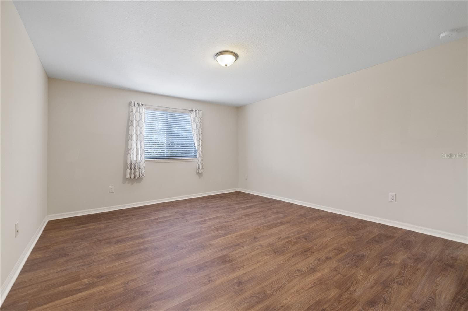 Upstairs Guest Room #4 - 11608 DUBLIN GRAFTON DR, RIVERVIEW