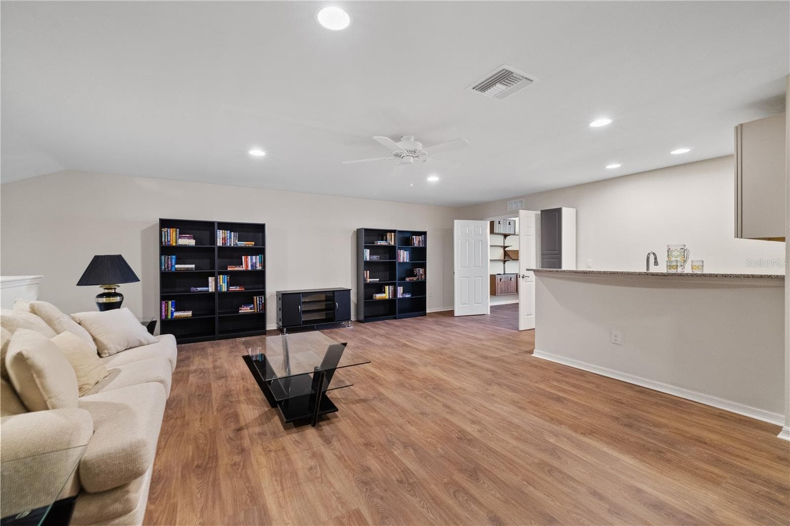 Media / Entertainment Lounge - 11608 DUBLIN GRAFTON DR, RIVERVIEW