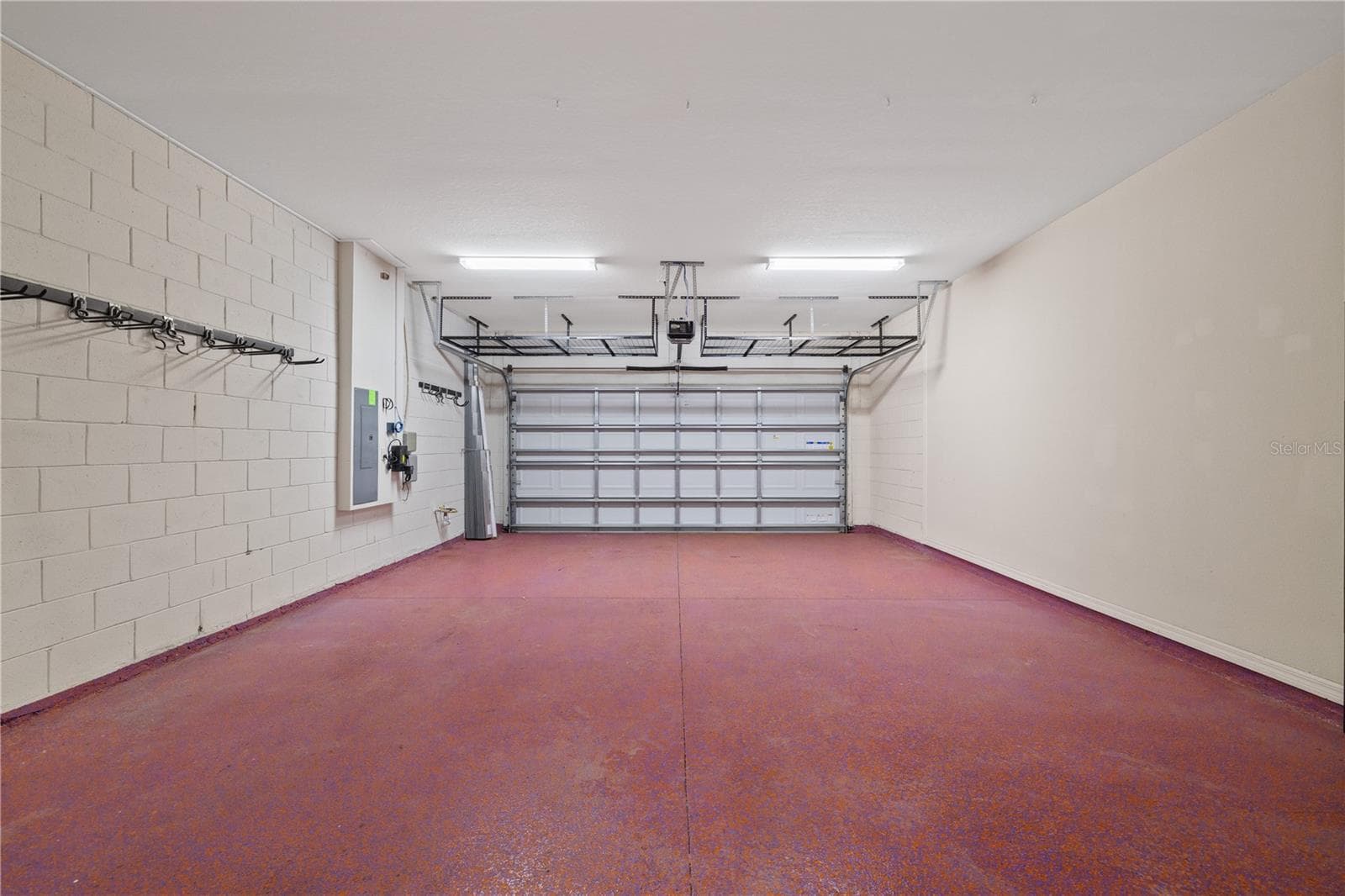 Tandem Garage - 11608 DUBLIN GRAFTON DR, RIVERVIEW