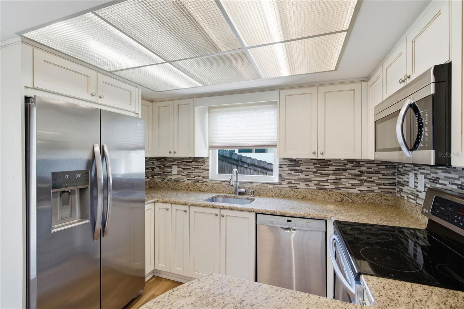 Single Family Residence at 770 63RD AVE N, ST PETERSBURG, photo 6 of 19