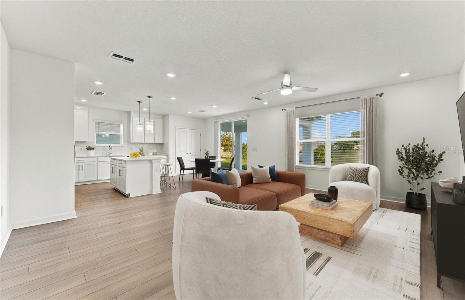 Virtually Staged - Open Gathering Room - 9748 CRESCENT MOON DR, RIVERVIEW