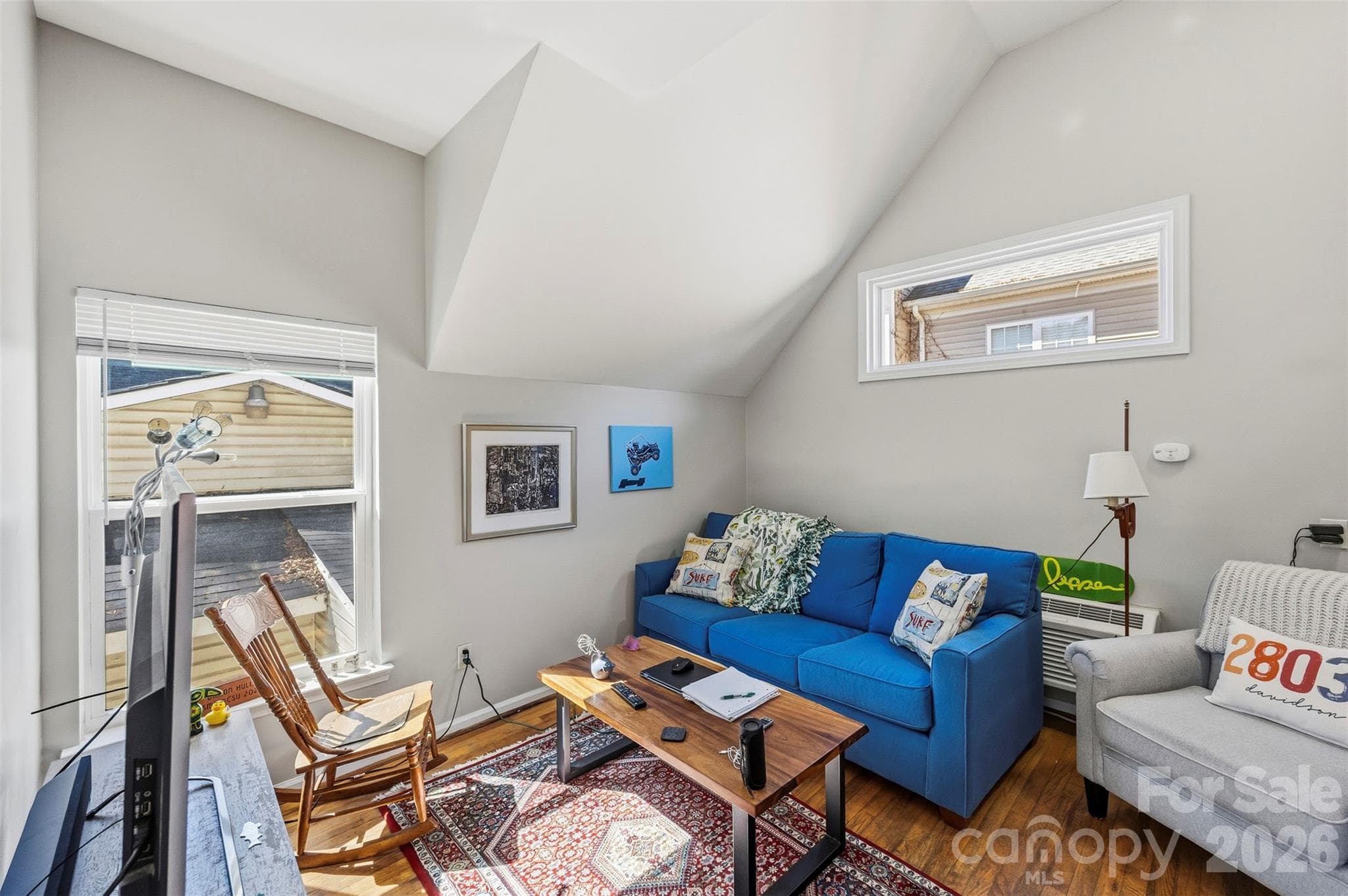 Unit B living room (10'1" x 11'8") upstairs. - 220 Armour Street, Davidson