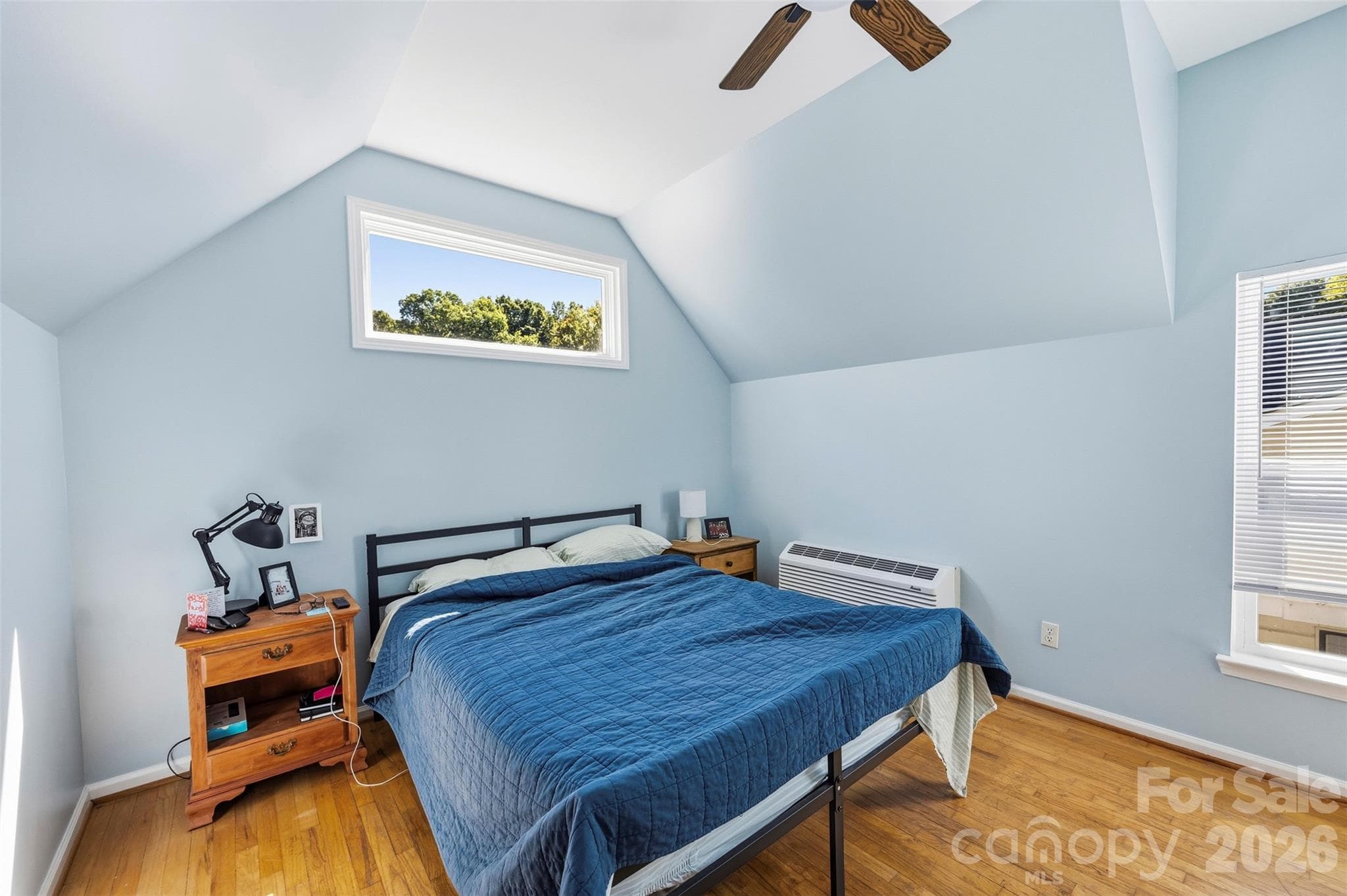 Unit B bedroom (11'0" x 12'1"). - 220 Armour Street, Davidson