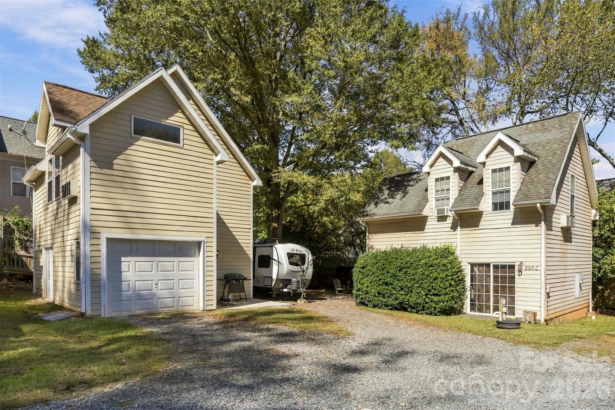 Unit B (left) and Unit C (right). - 220 Armour Street, Davidson