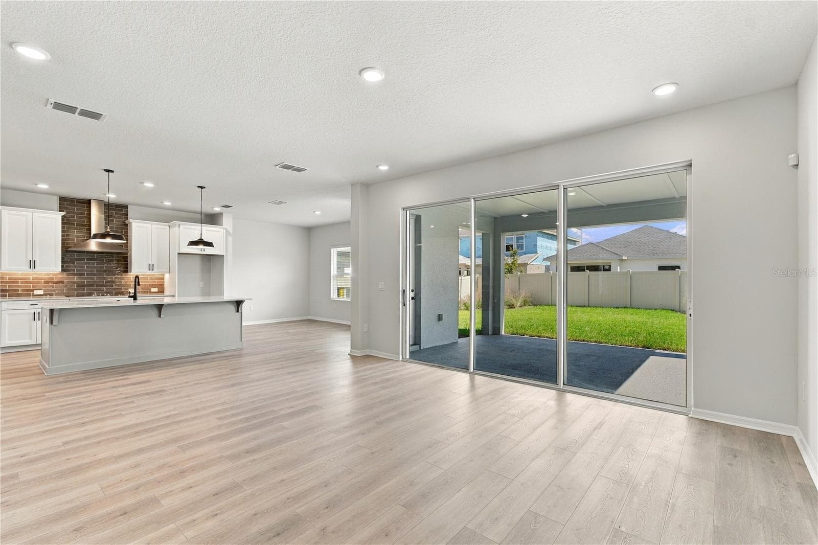 Family Room - 5831 NATIVE OAK ST, MOUNT DORA