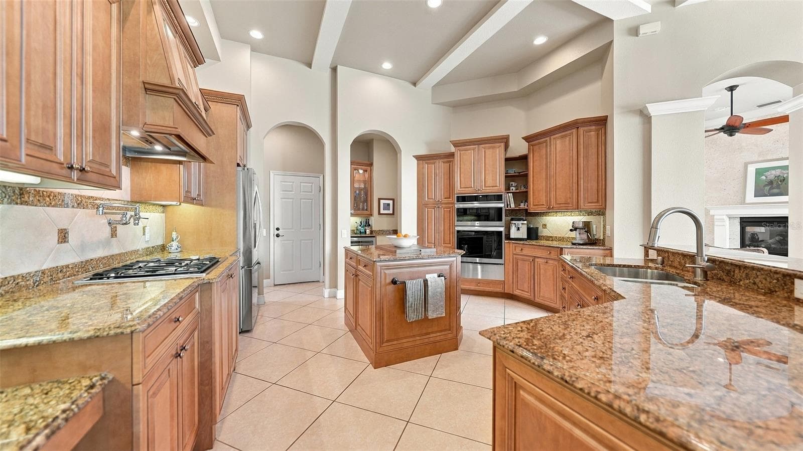 Single Family Residence at 7325 CHATSWORTH CT, UNIVERSITY PARK, photo 12 of 70