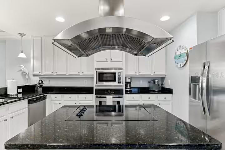 Beautiful Island stove top - 100 BAYSIDE DR #101, CLEARWATER