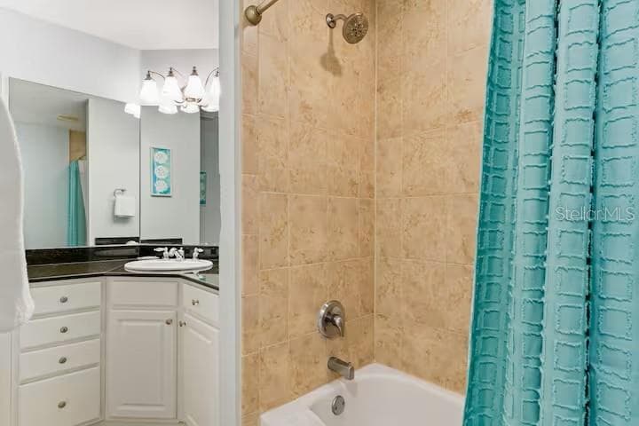 Guest Bathroom - 100 BAYSIDE DR #101, CLEARWATER