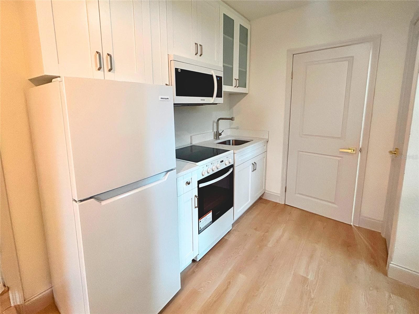 Single Family Residence at 6215 58TH AVE N, ST PETERSBURG, photo 11 of 17