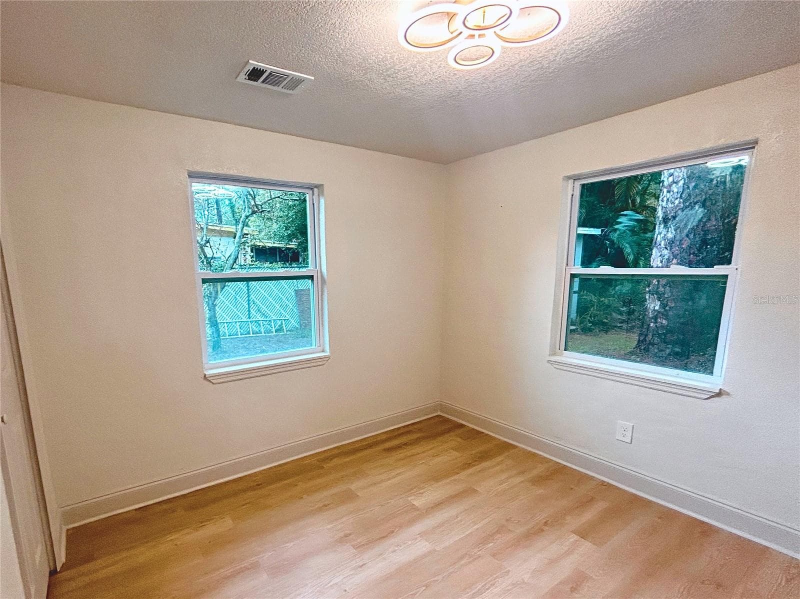 Single Family Residence at 6215 58TH AVE N, ST PETERSBURG, photo 16 of 17