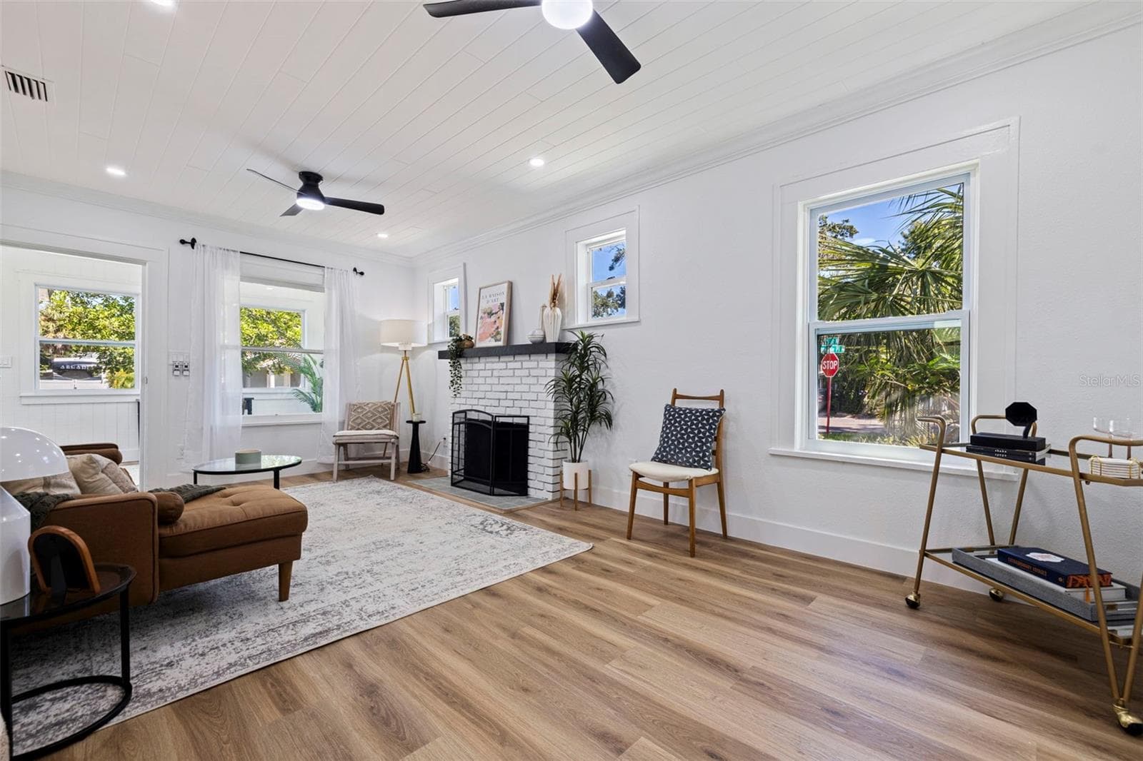 Single Family Residence at 4910 ROSEDALE PL N, ST PETERSBURG, photo 6 of 28