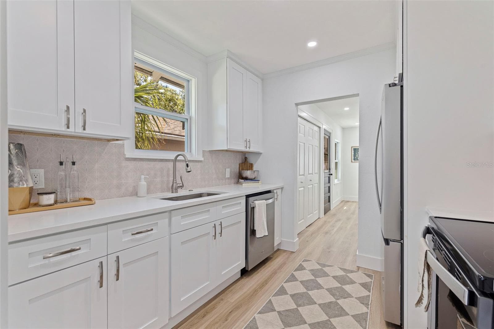 Single Family Residence at 4910 ROSEDALE PL N, ST PETERSBURG, photo 10 of 28