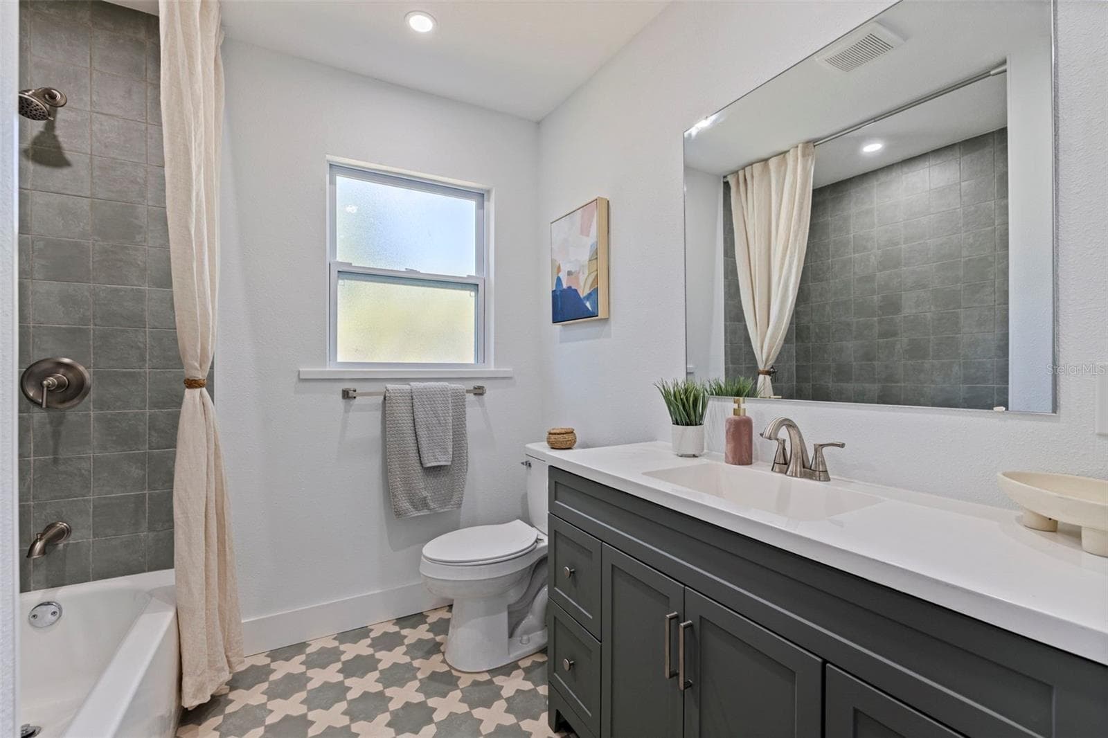 Single Family Residence at 4910 ROSEDALE PL N, ST PETERSBURG, photo 20 of 28