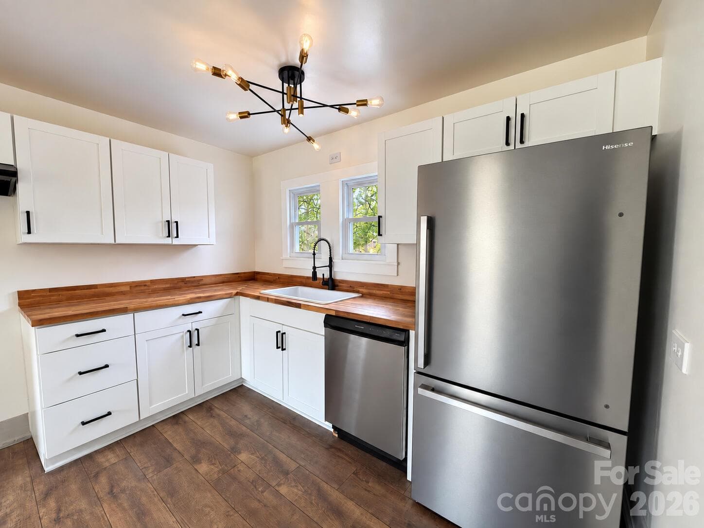 Single Family Residence at 905 Gantt Street, Kings Mountain, photo 3 of 13