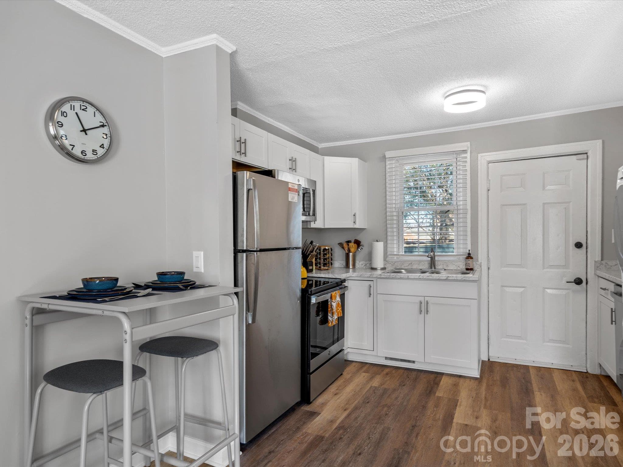 Single Family Residence at 1136 Mona Drive, Charlotte, photo 7 of 26