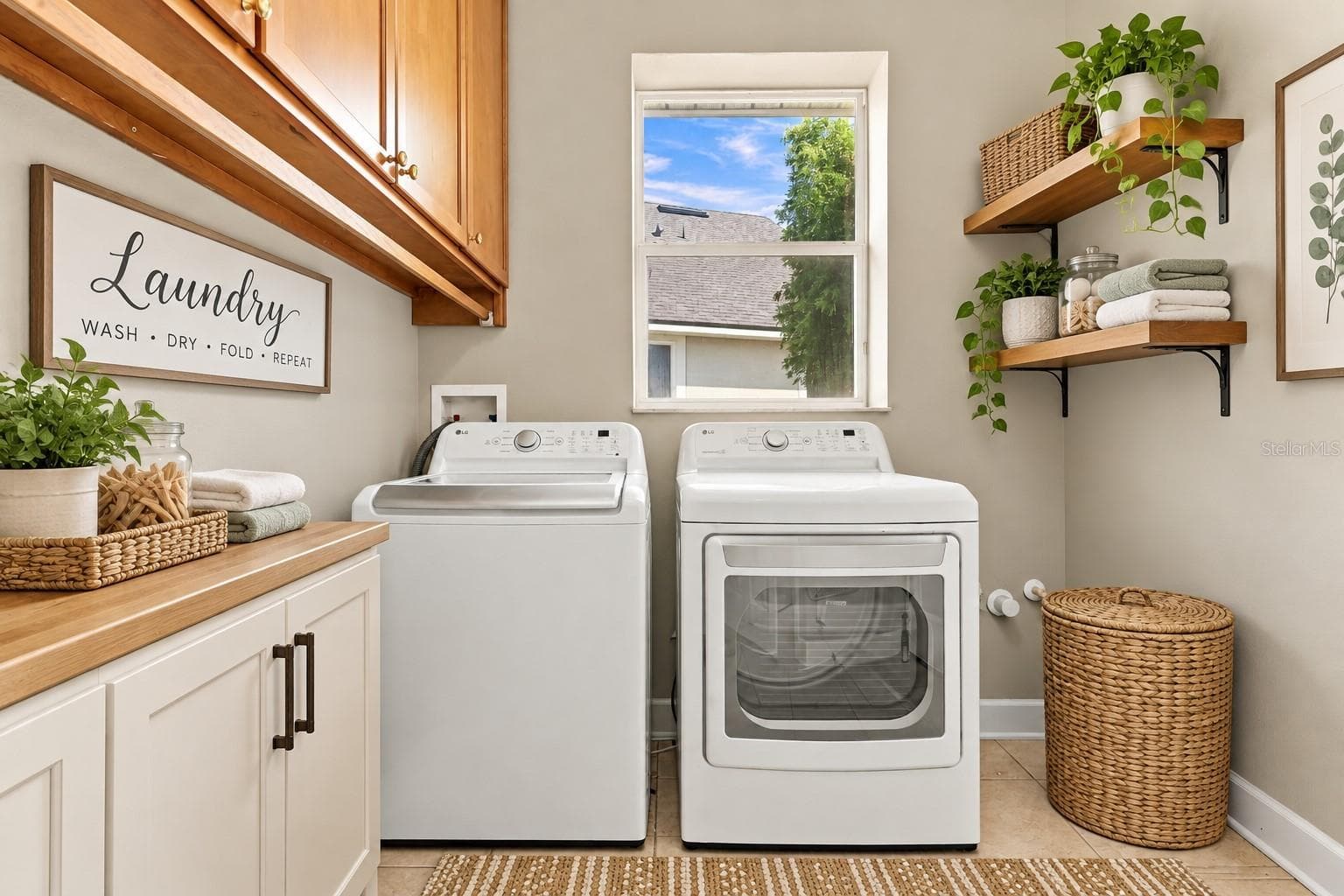 LAUNDRY ROOM - 1609 VICTORIA GARDENS DR, DELAND