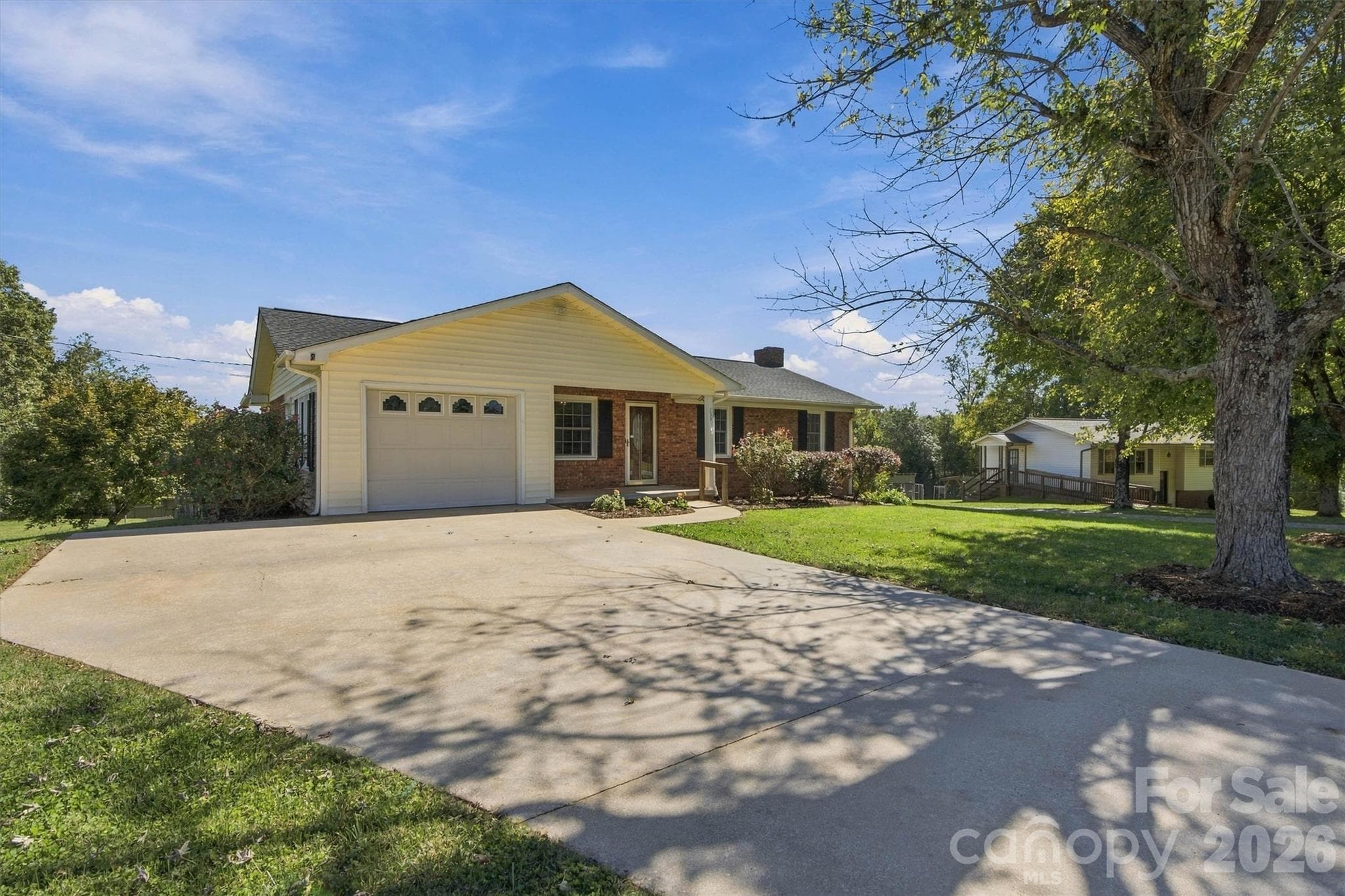 Single Family Residence at 139 Greenlea Circle, Taylorsville, photo 3 of 48