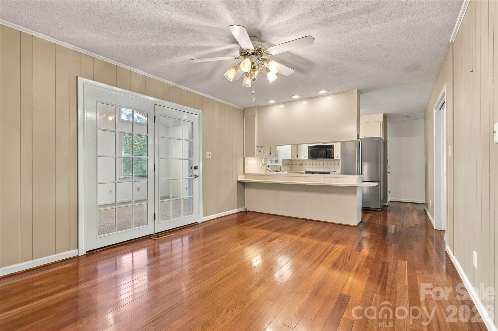 Single Family Residence at 139 Greenlea Circle, Taylorsville, photo 15 of 48