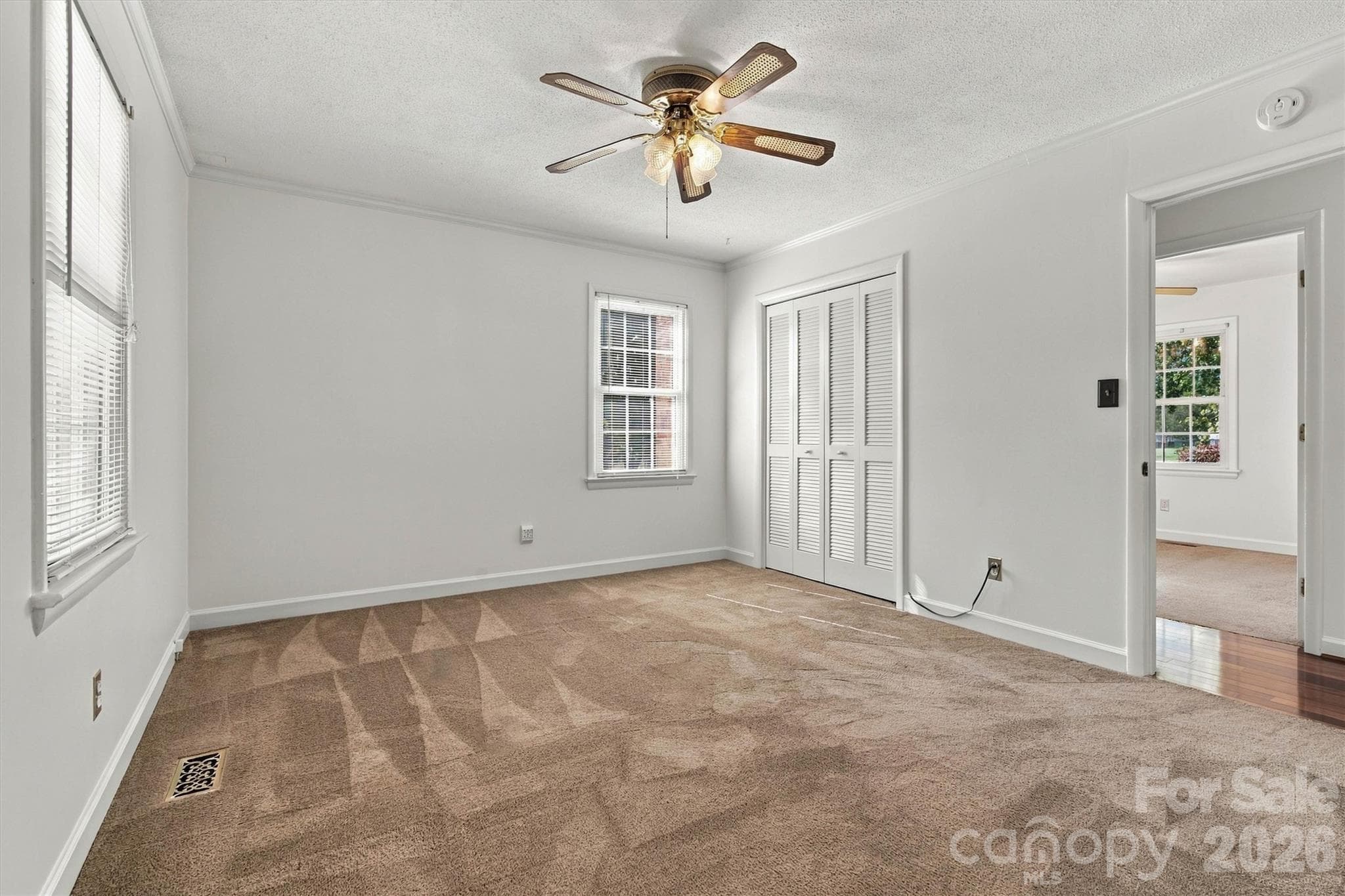 Single Family Residence at 139 Greenlea Circle, Taylorsville, photo 24 of 48