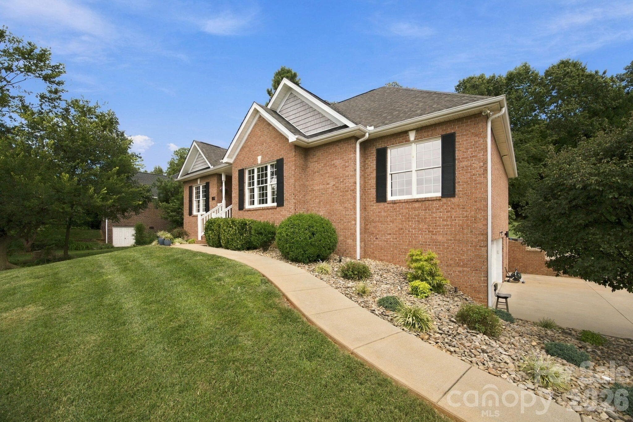 Single Family Residence at 1463 Brookstone Drive, Hickory, photo 4 of 48