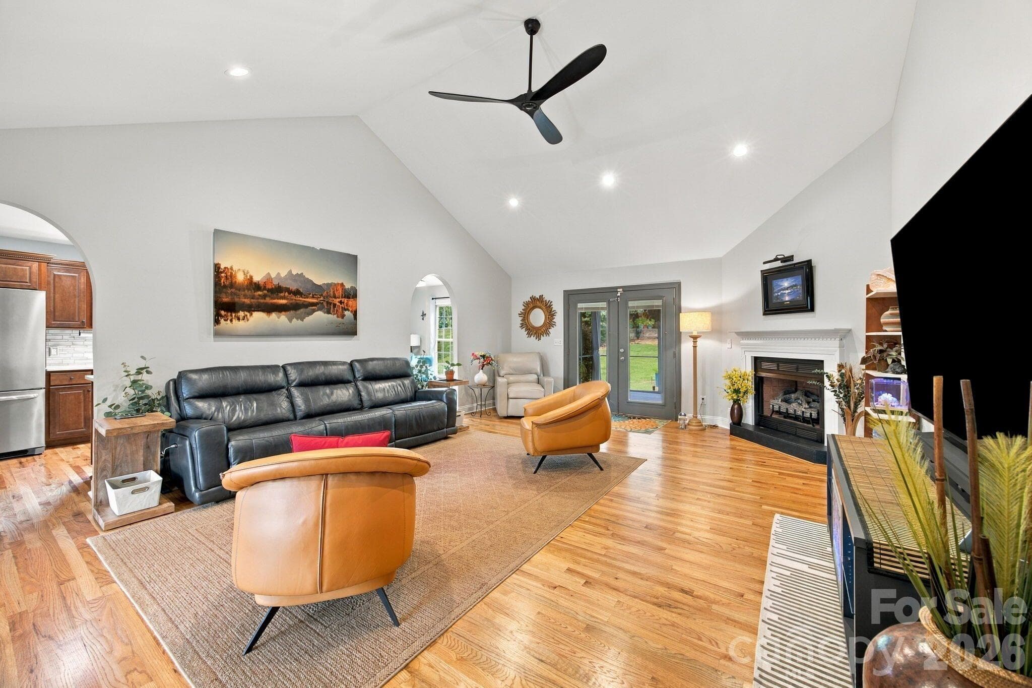 Single Family Residence at 1463 Brookstone Drive, Hickory, photo 10 of 48
