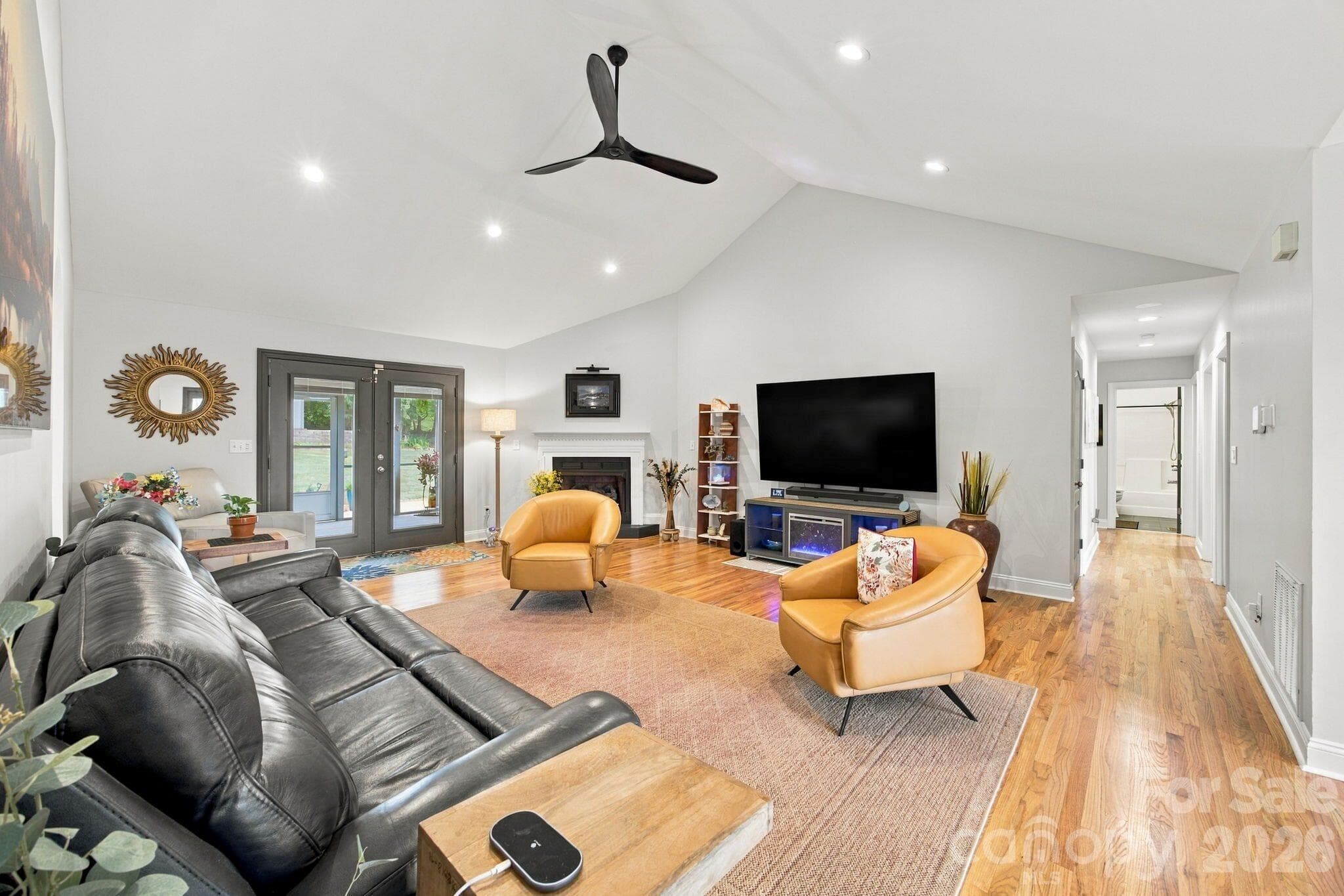 Single Family Residence at 1463 Brookstone Drive, Hickory, photo 11 of 48