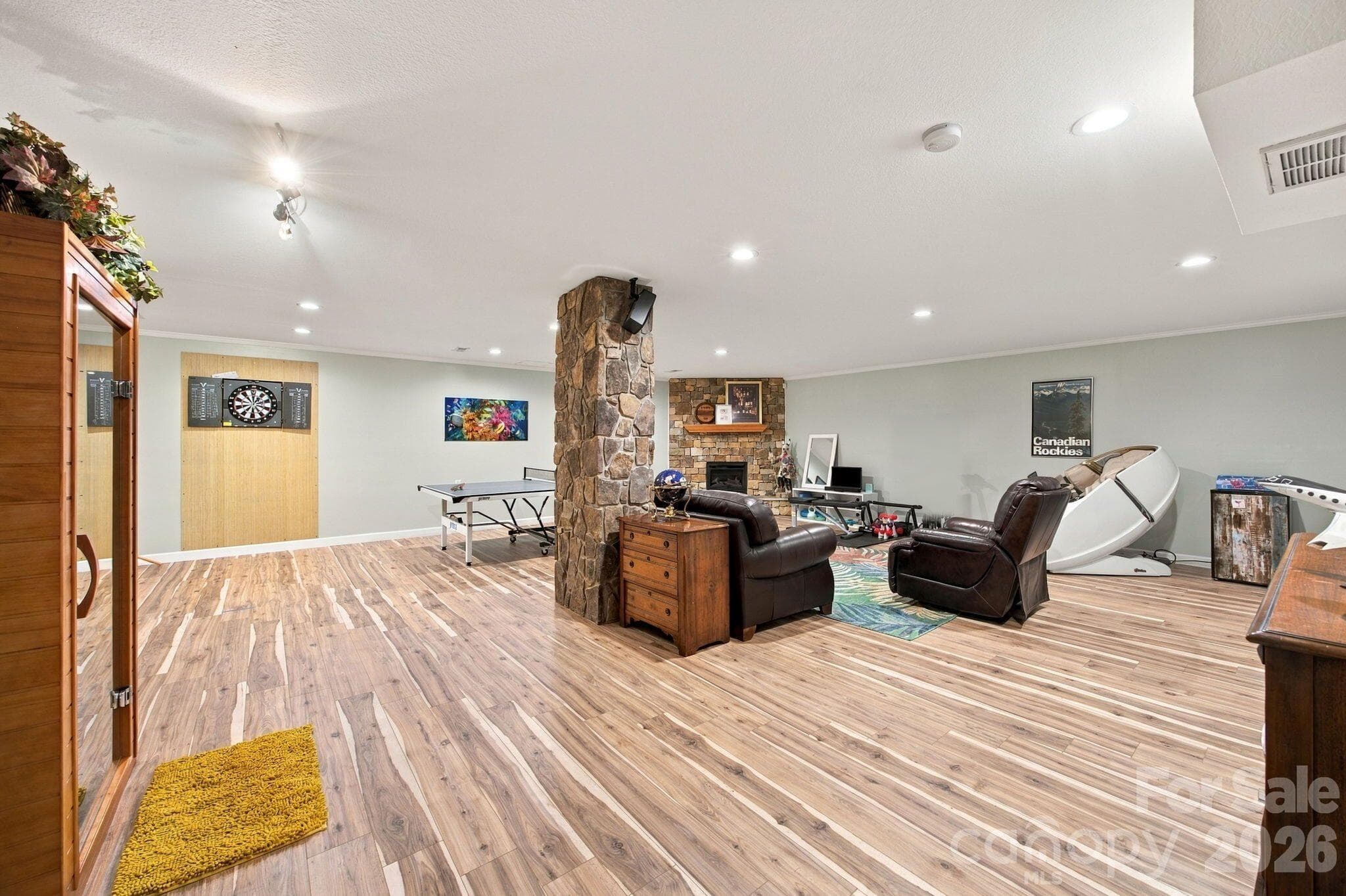Single Family Residence at 1463 Brookstone Drive, Hickory, photo 25 of 48