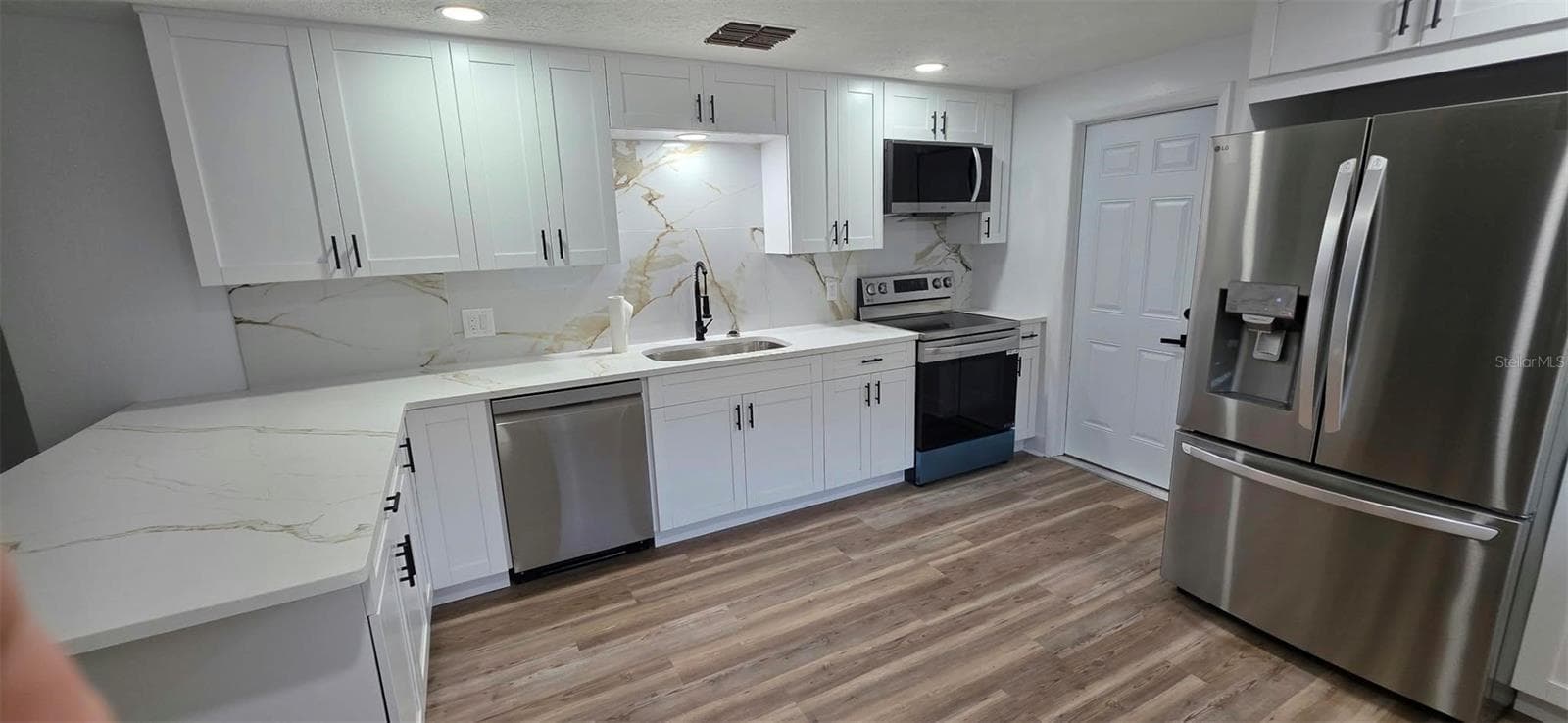 Single Family Residence at 6407 BUTTE AVE, NEW PORT RICHEY, photo 4 of 19