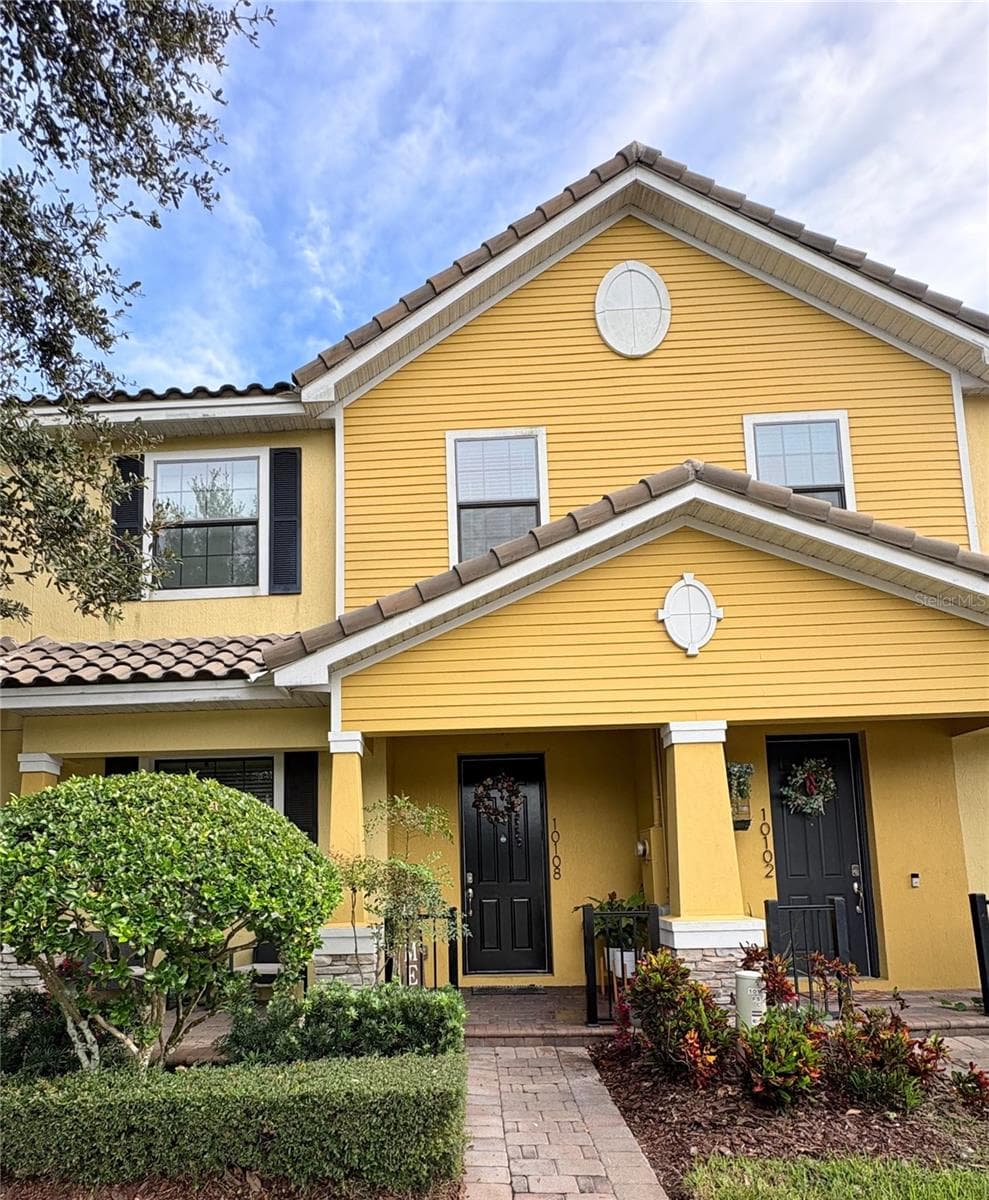Townhouse at EAGLE CRK VILLAGE L PH 1, ORLANDO, photo 2 of 34