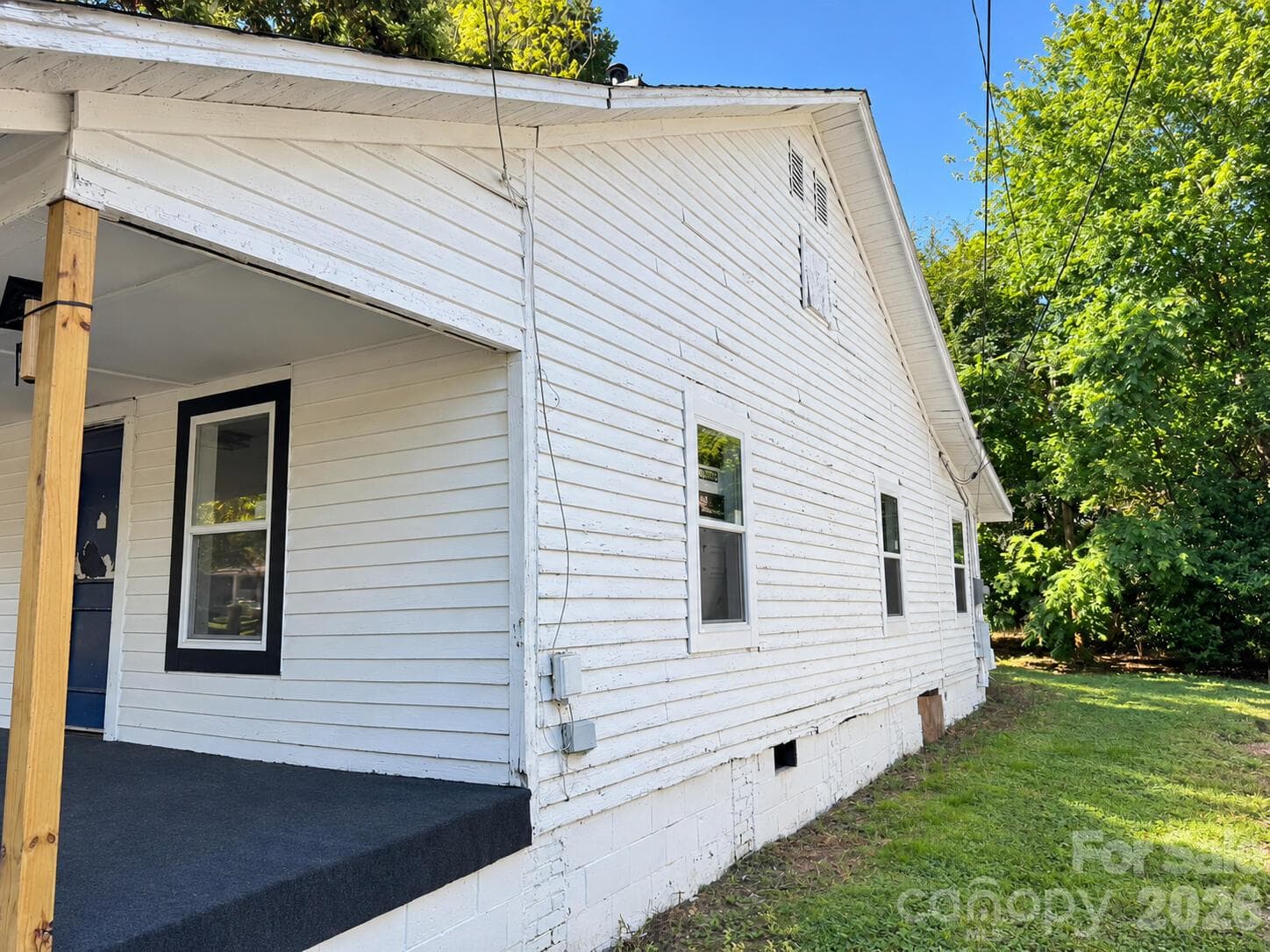 Single Family Residence at 930 4th Street, Statesville, photo 3 of 9