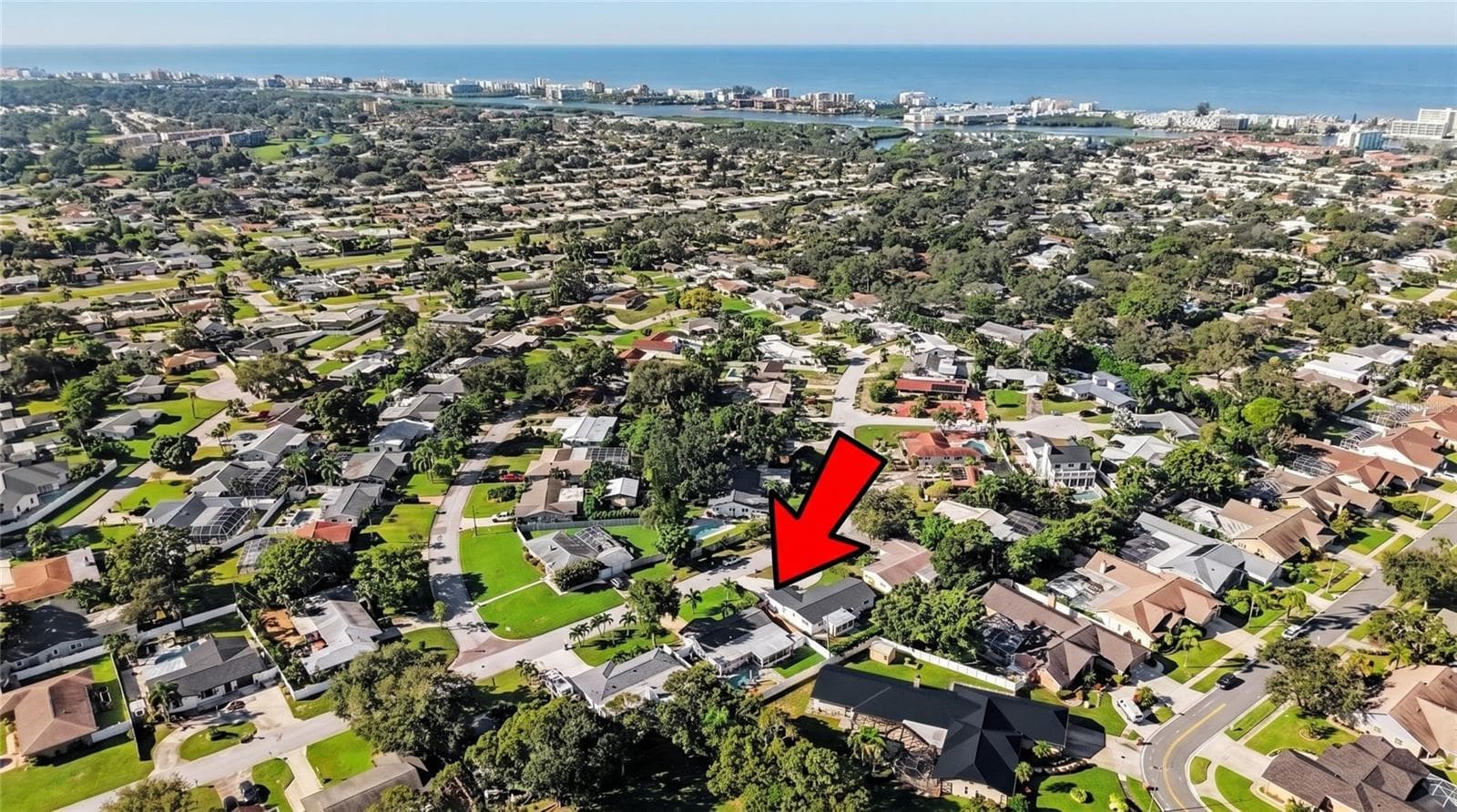 Just 2.5 miles from the beach! - 14161 HETRICK CIR N, LARGO
