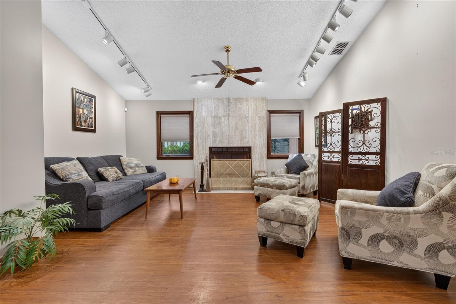 Living Room - 3300 MEADOW VIEW LN, PALM HARBOR