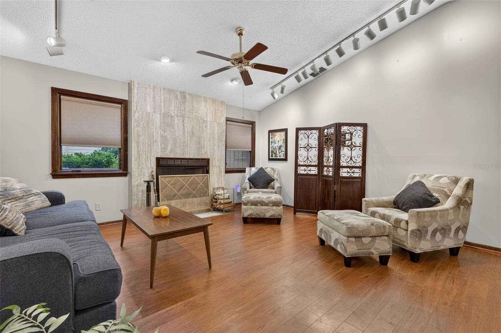 Living Room - 3300 MEADOW VIEW LN, PALM HARBOR