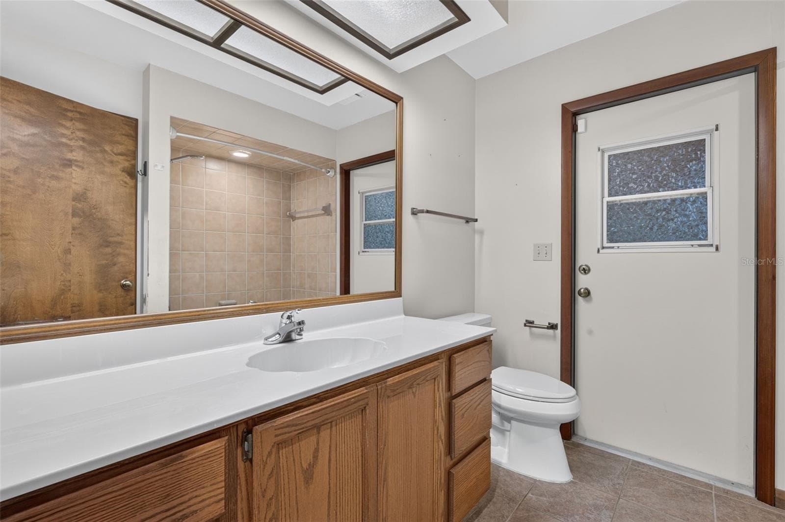 Primary Bathroom - 3300 MEADOW VIEW LN, PALM HARBOR