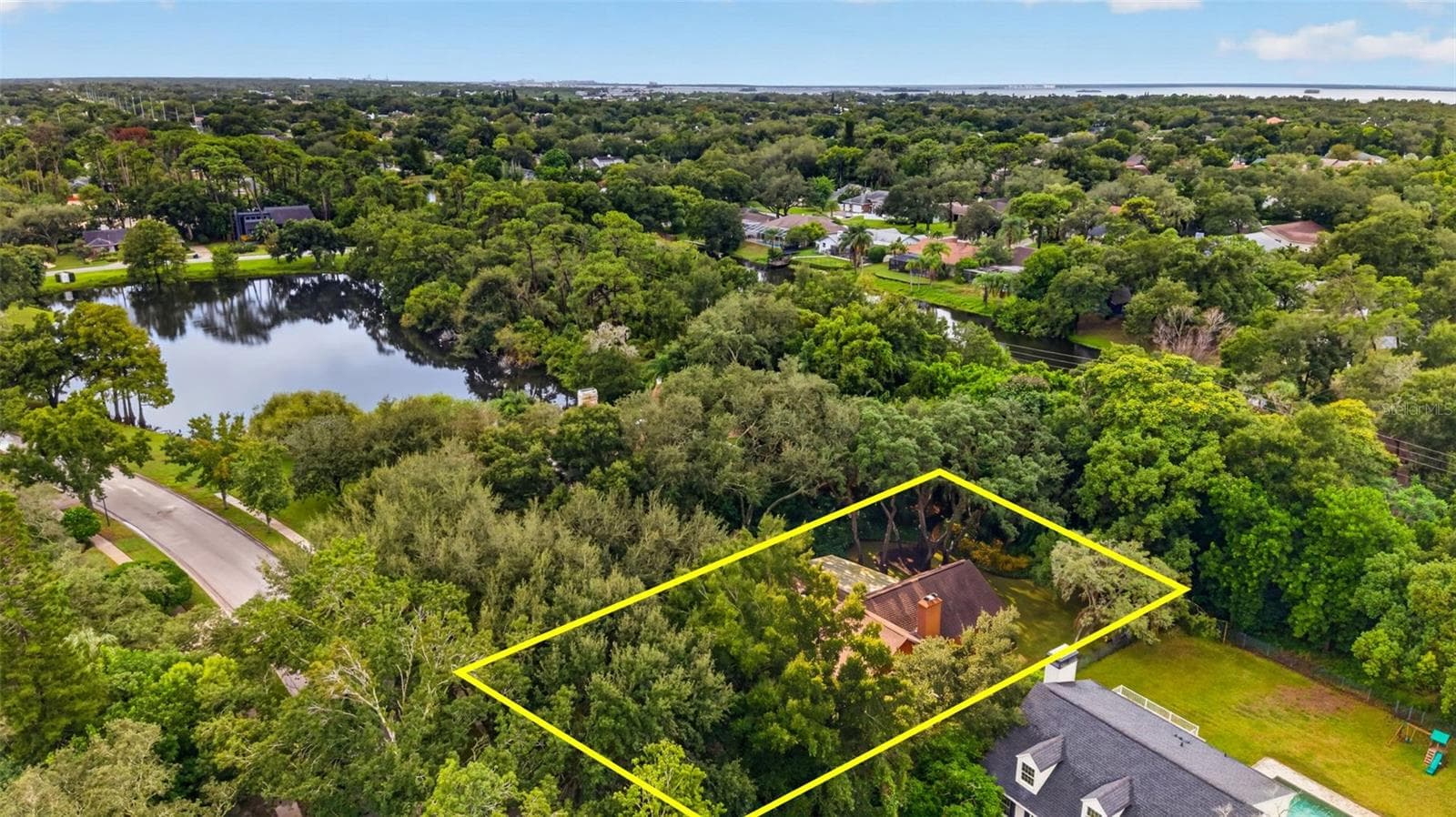 Single Family Residence at 3300 MEADOW VIEW LN, PALM HARBOR, photo 36 of 40
