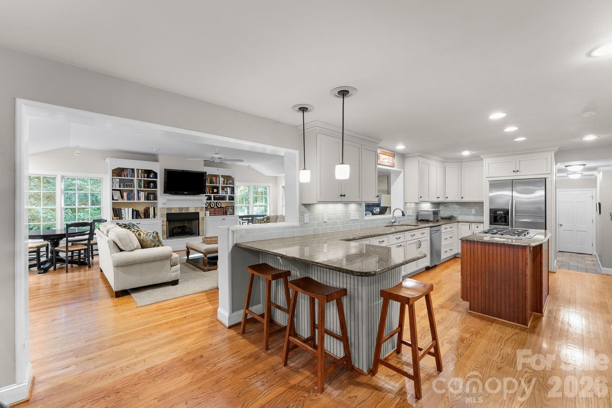 Open floor plan makes it easy to entertain and relax - 2006 Grey Road, Davidson