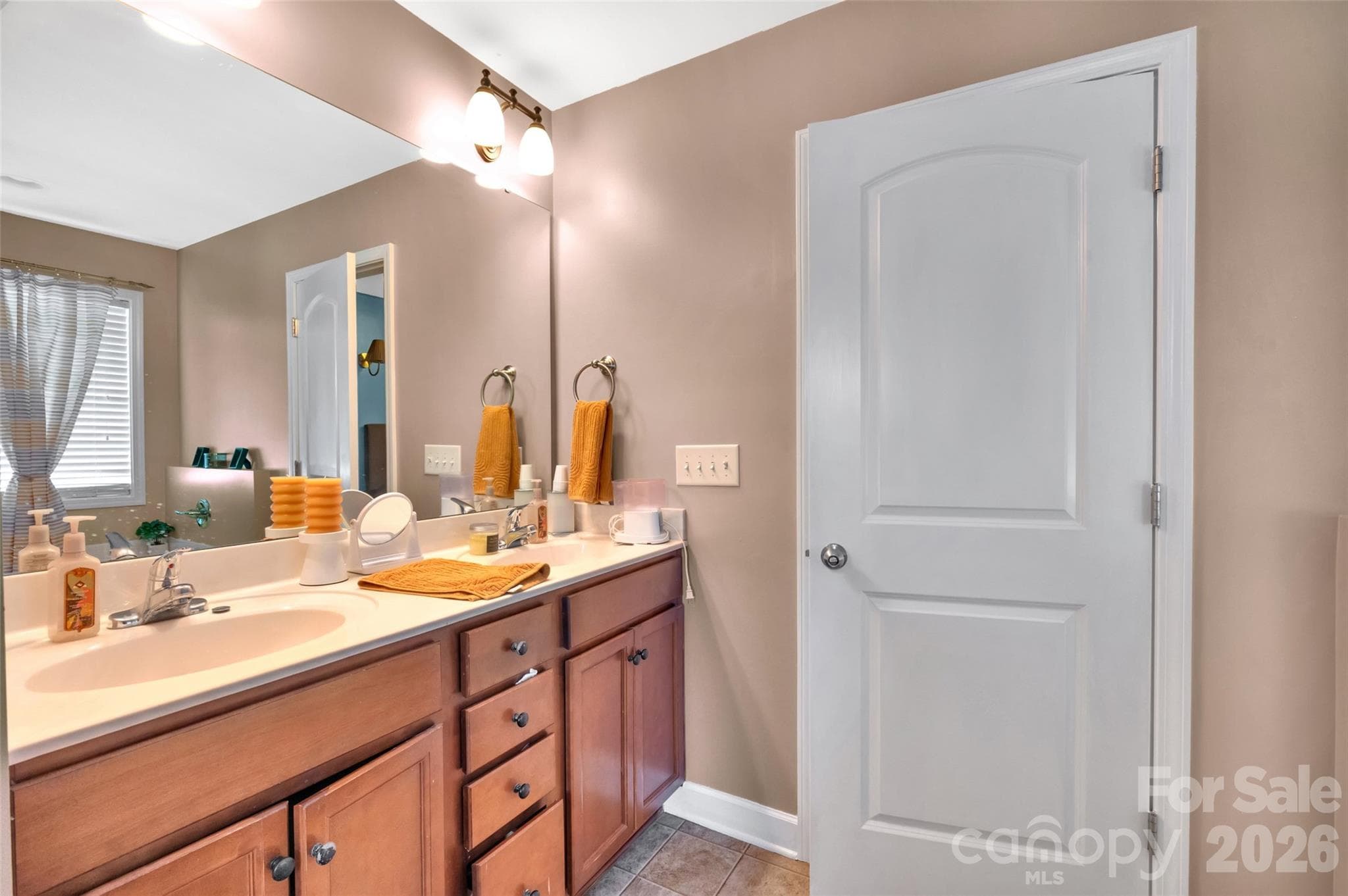 Single Family Residence at 392 Lone Tree Lane, Clover, photo 13 of 24