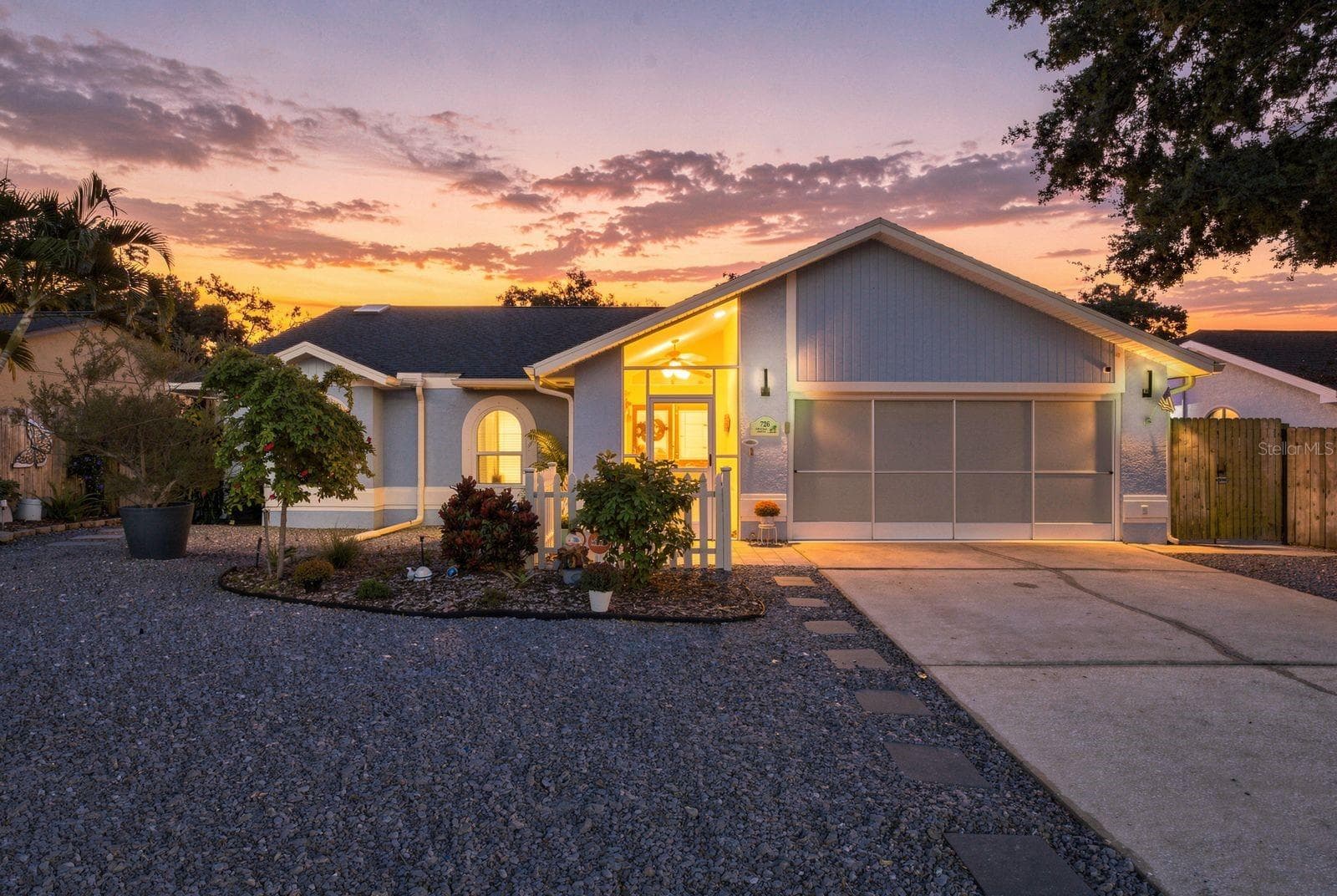 726 CRYSTAL DR
