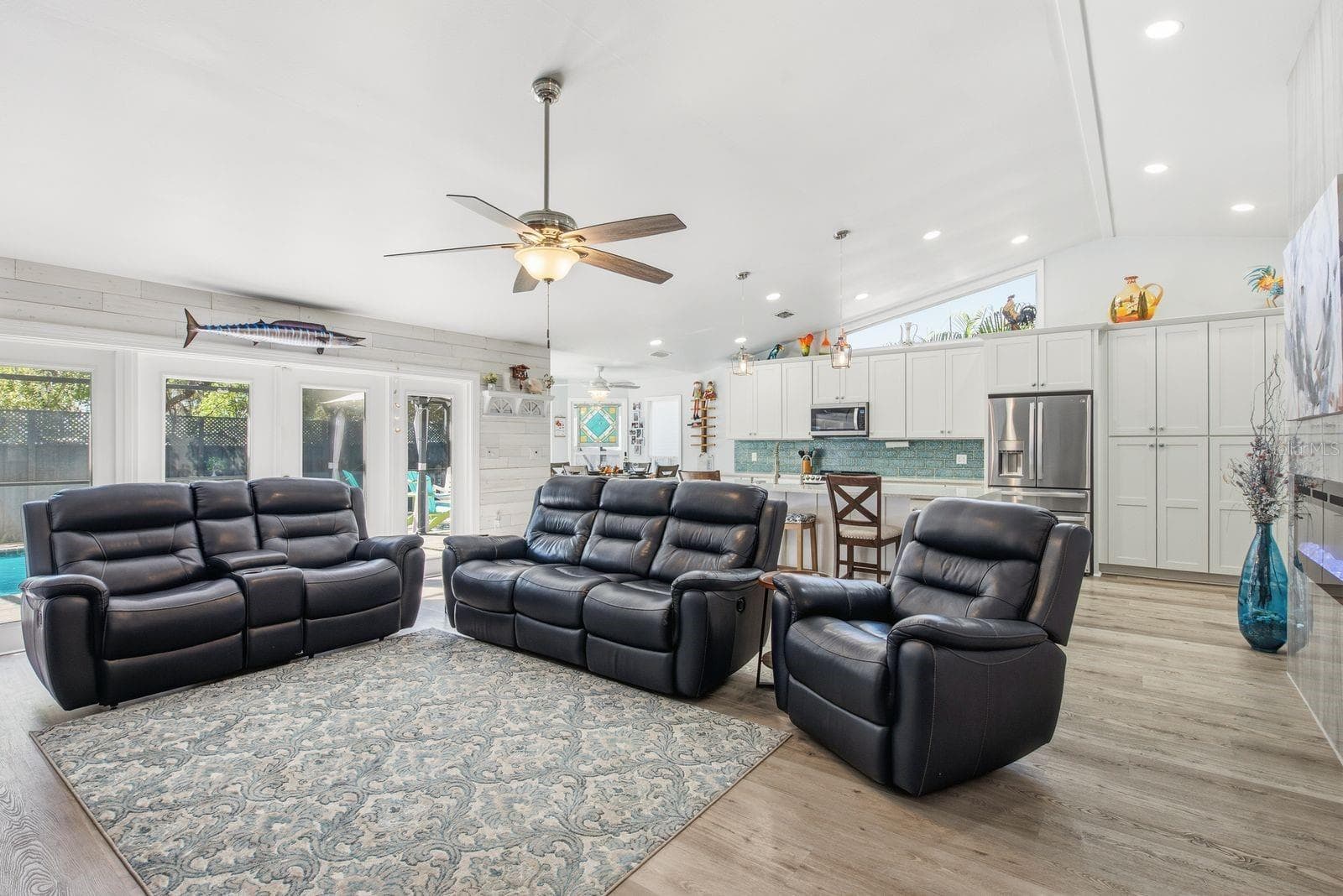 Single Family Residence at 726 CRYSTAL DR, PALM HARBOR, photo 10 of 44
