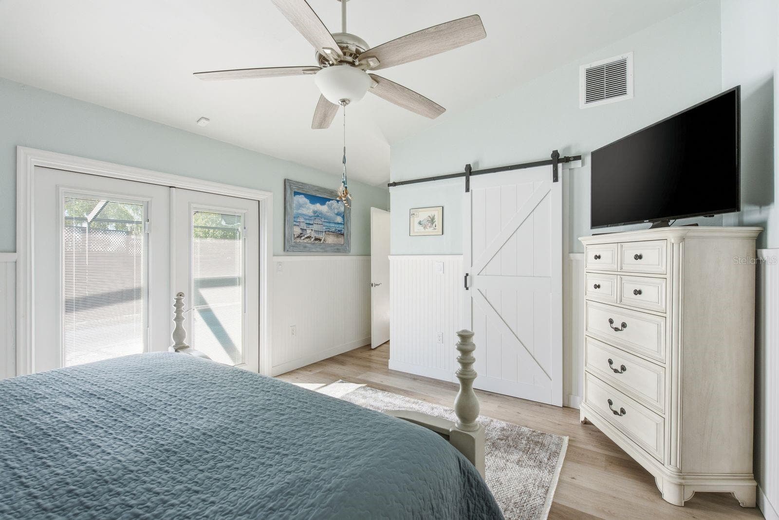 Single Family Residence at 726 CRYSTAL DR, PALM HARBOR, photo 24 of 44