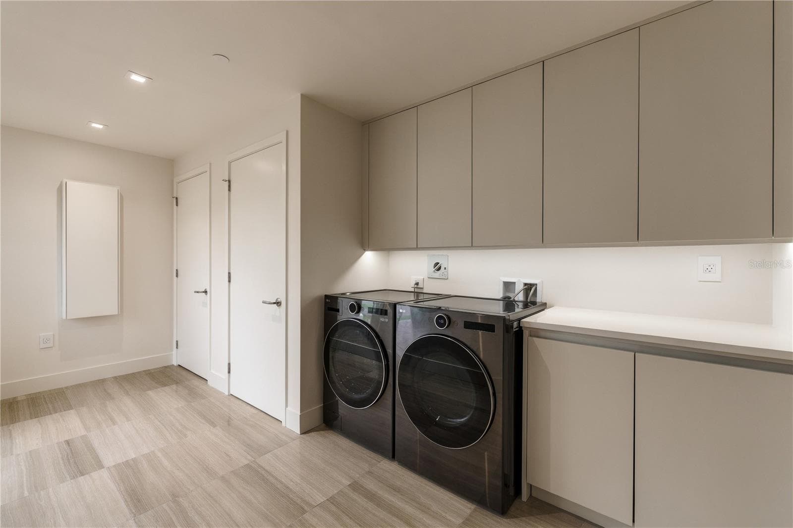 Condominium at 3101 BAYSHORE BLVD #1503, TAMPA, photo 32 of 100