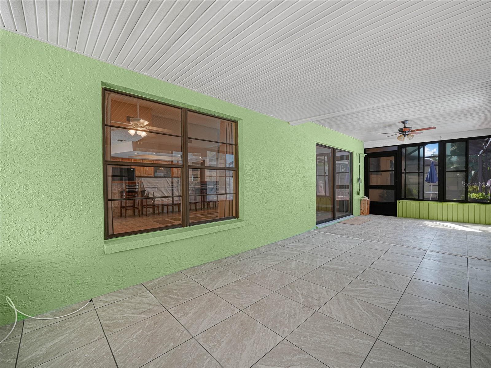 Florida Room - 812 SANDALWOOD DR, PLANT CITY
