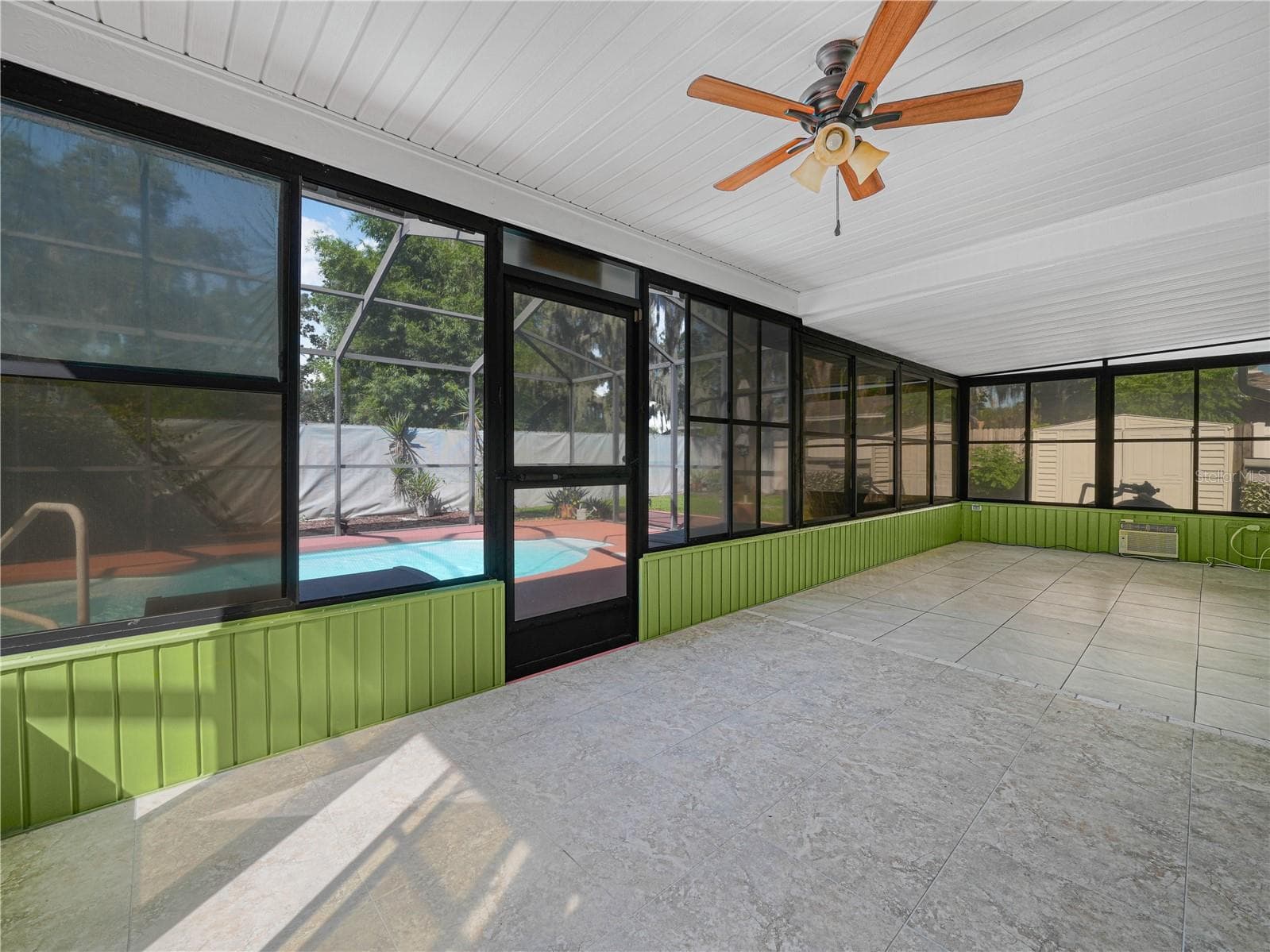 Florida Room - 812 SANDALWOOD DR, PLANT CITY