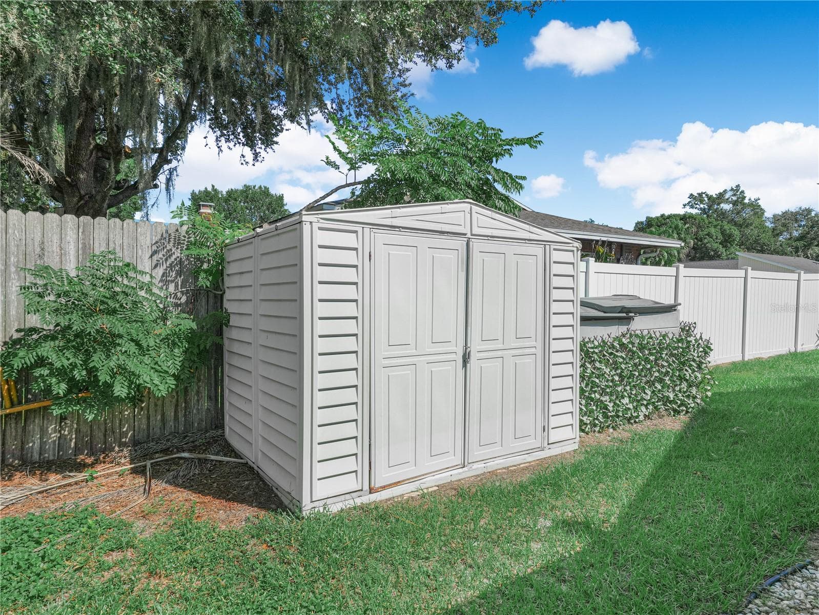 Shed - 812 SANDALWOOD DR, PLANT CITY