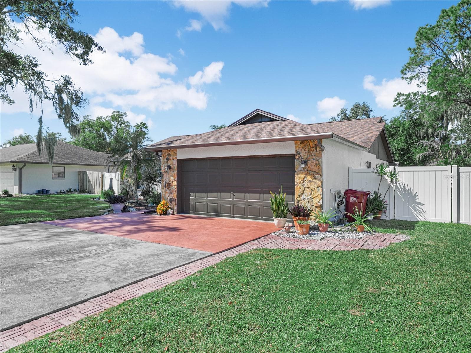 Front - 812 SANDALWOOD DR, PLANT CITY