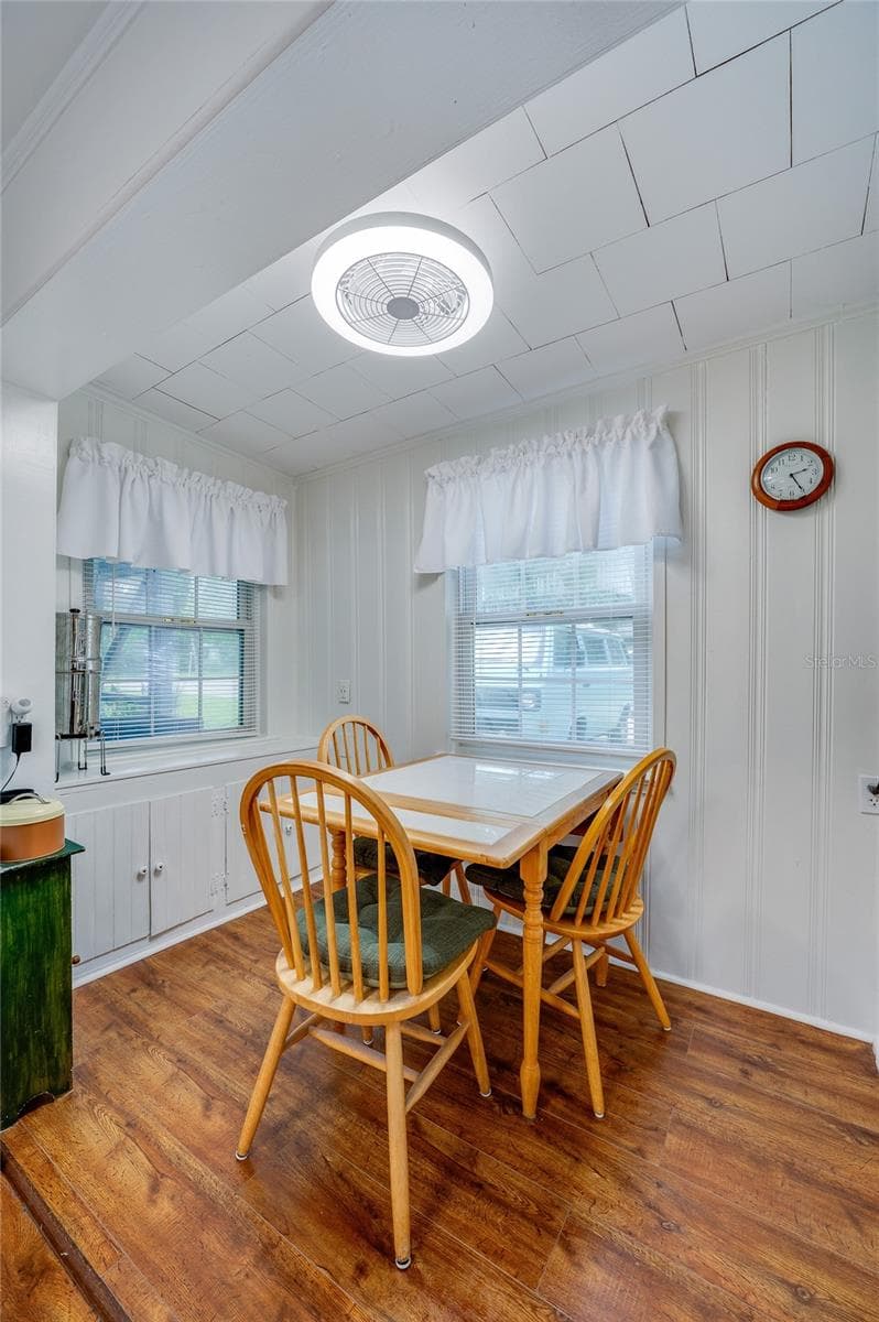 Dining area - 300 ALICE ST, EDGEWATER