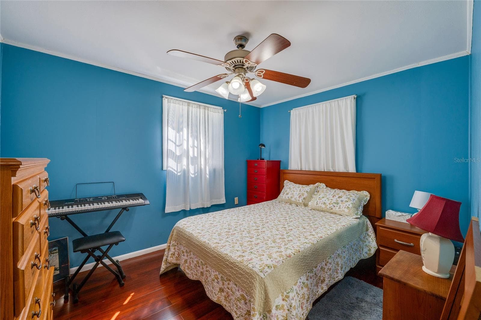 Guest bedroom - 300 ALICE ST, EDGEWATER