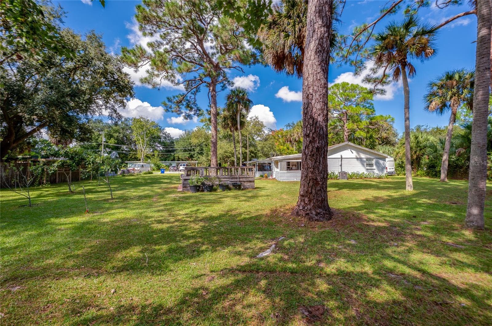 Large back yard and adjacent lot convey or can be split. - 300 ALICE ST, EDGEWATER