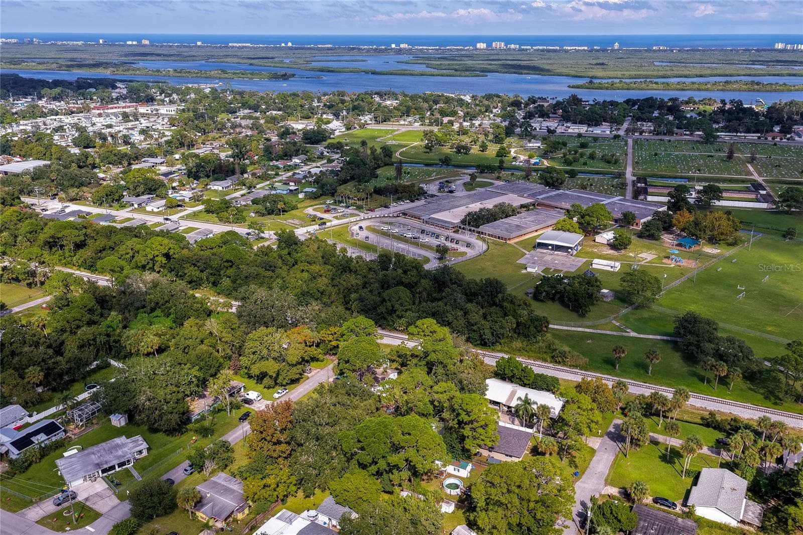 Not far from river and beach - 300 ALICE ST, EDGEWATER