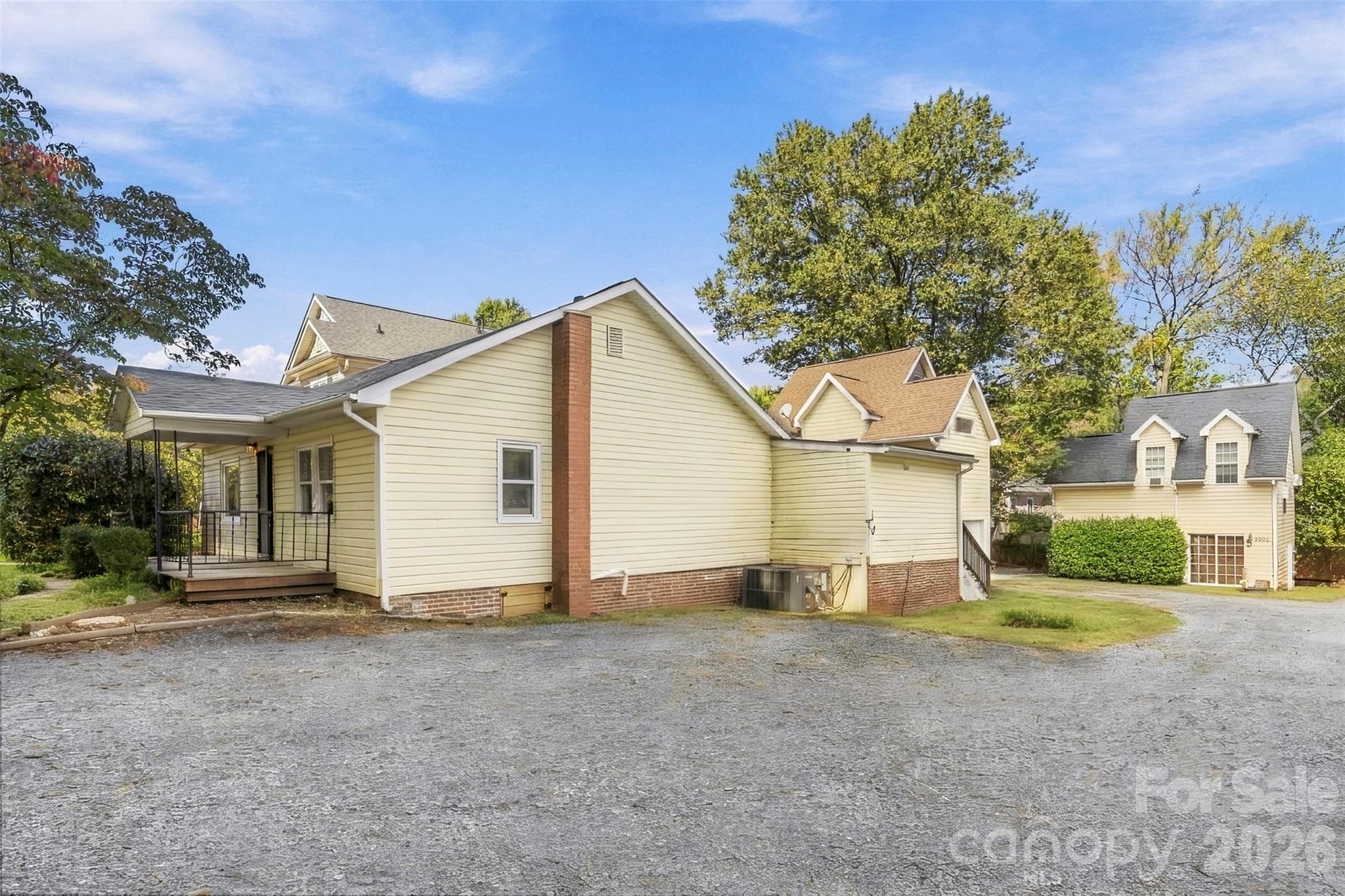 Single Family Residence at 220 Armour Street, Davidson, photo 4 of 40